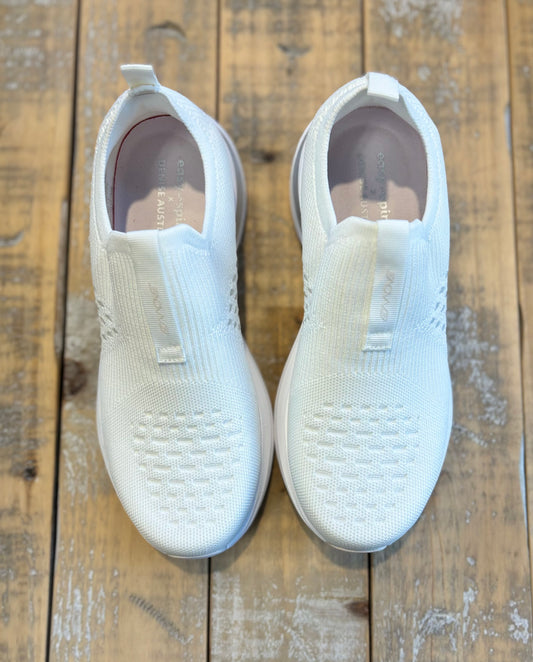 Easy Spirit Women's EasyWalk 2 in Ivory - Wide Width *FINAL SALE*