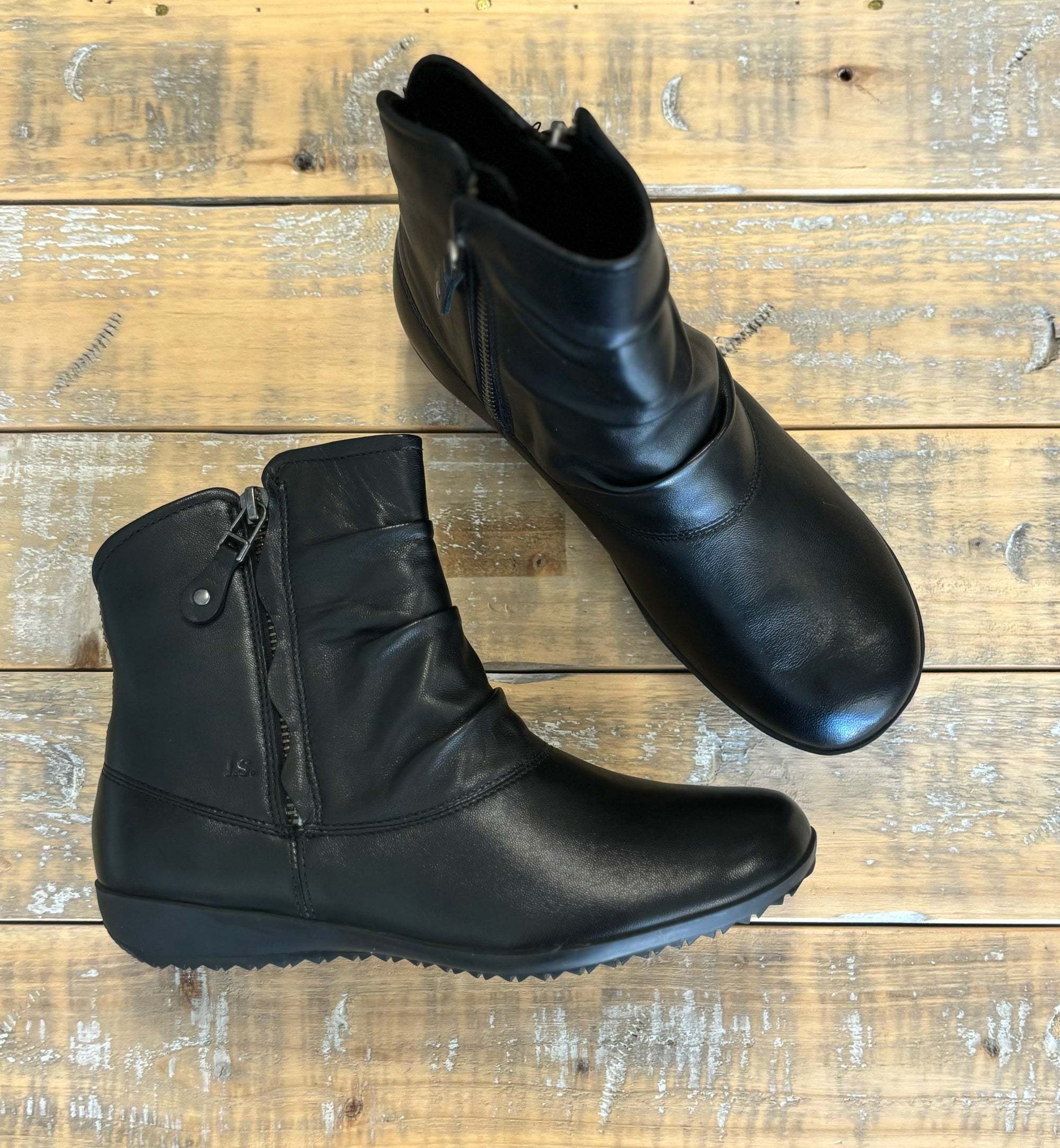 Josef Seibel Naly 24 in Butter Soft Black Leather - Double Zip