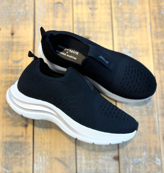 Easy Spirit EasyWalk 2 in Black - Medium Width *FINALSALE*