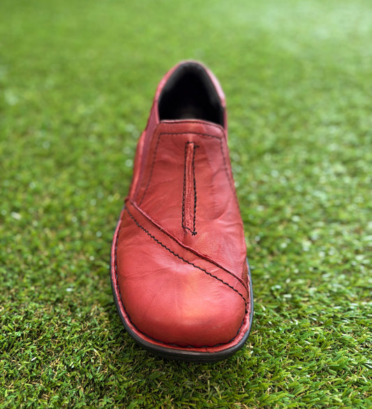Volks Walkers Women's Dillingen (Red Crinkle)