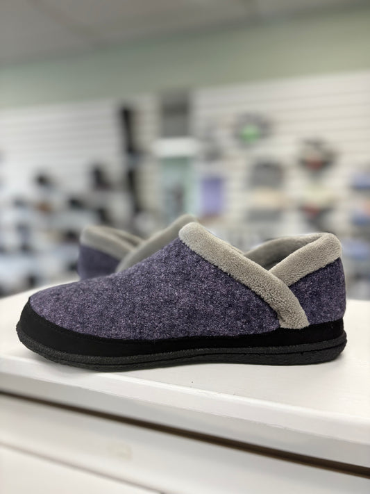 Foamtreads' Riley in Steel Blue - Medium Width