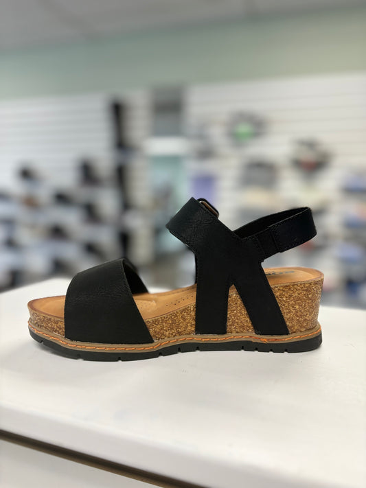 Romika Women's Berti 04 in Black Nubuck