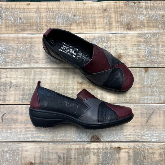 Volks Walkers Women's Weimar (Burgundy Multi)