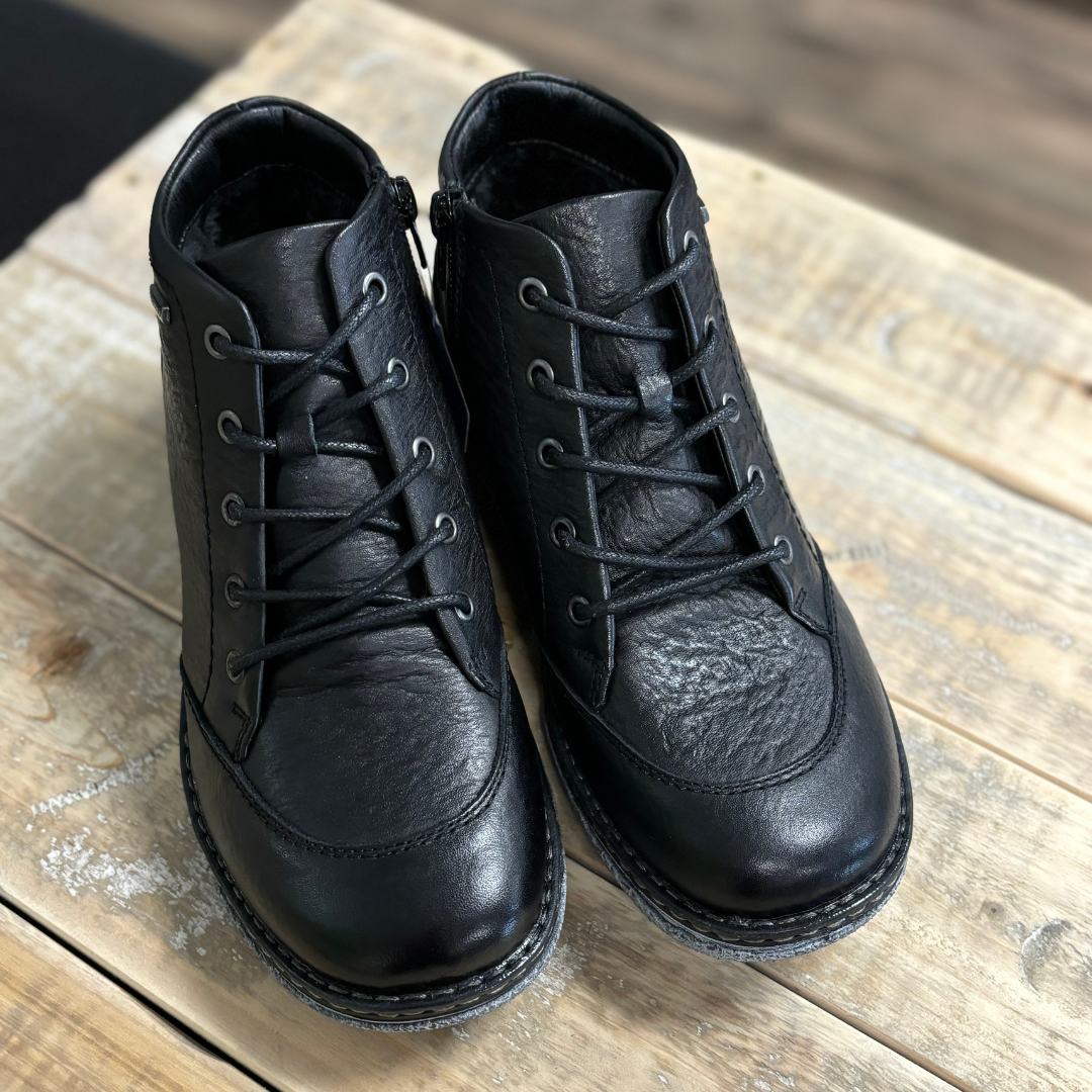 Josef Seibel Priscilla 01 in Black Leather - Waterproof