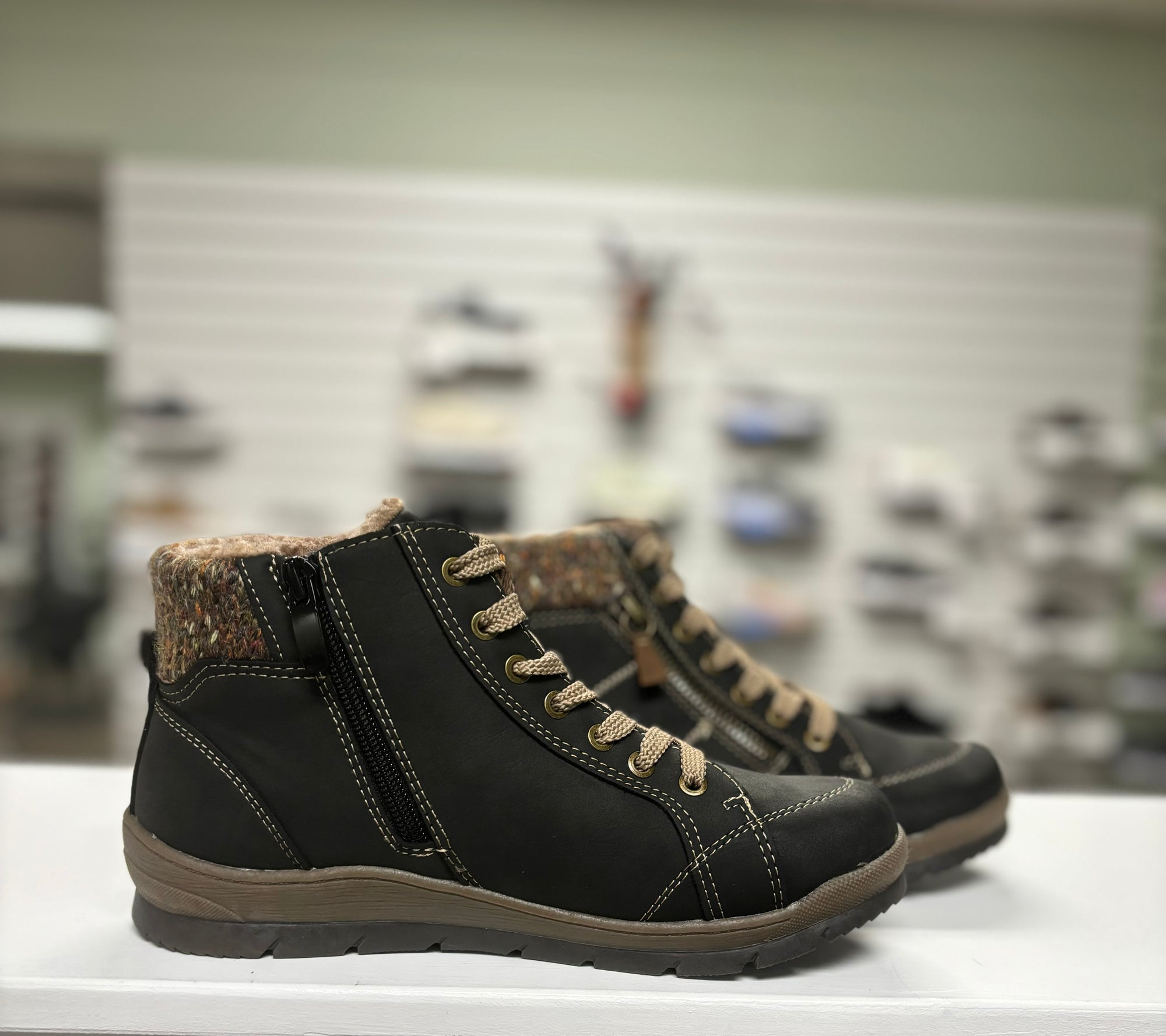 TAXI Women's Arianna01-T Black Multi TEX Water Resistant