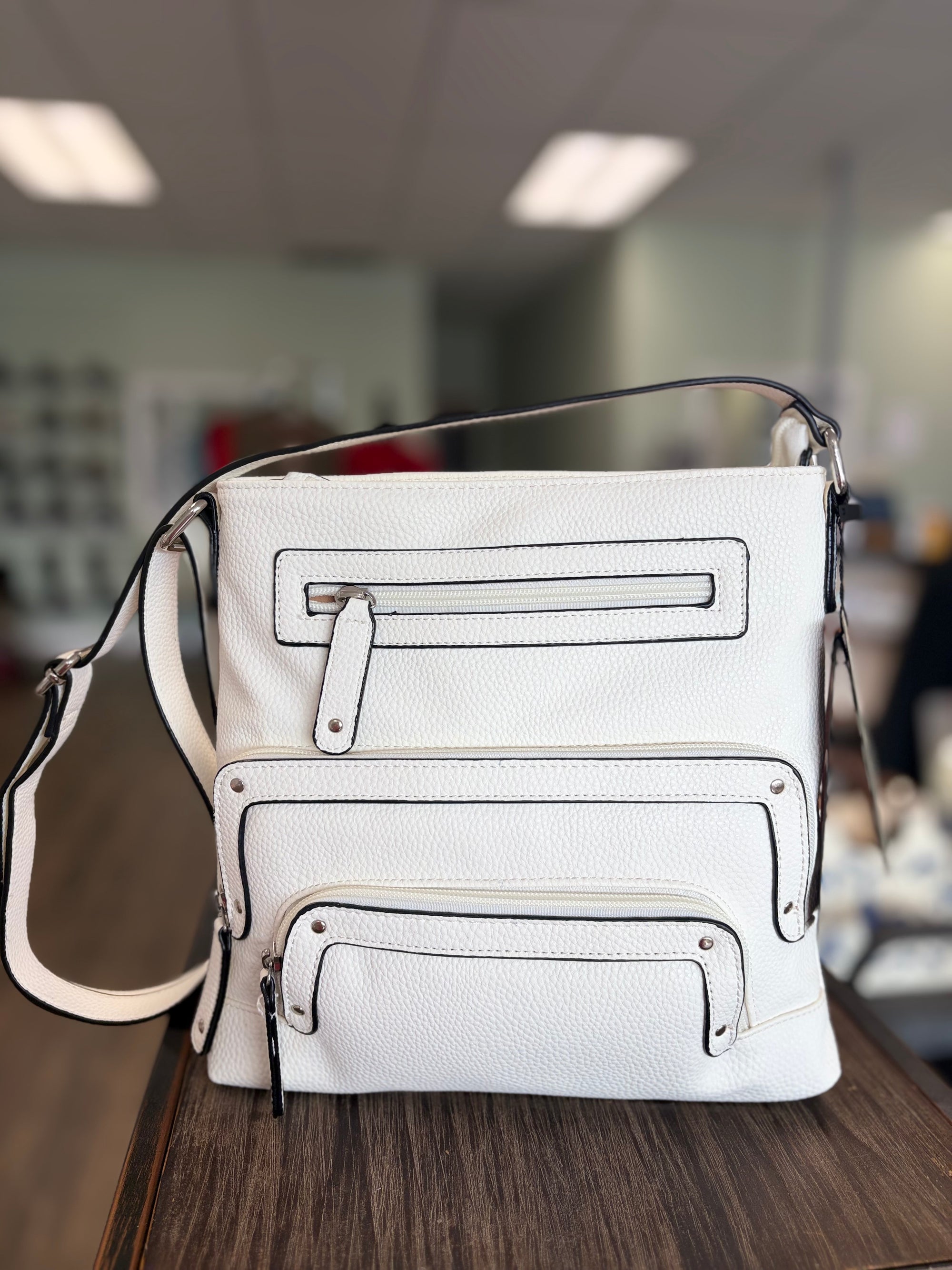 La Diva Large Crossbody White 43916