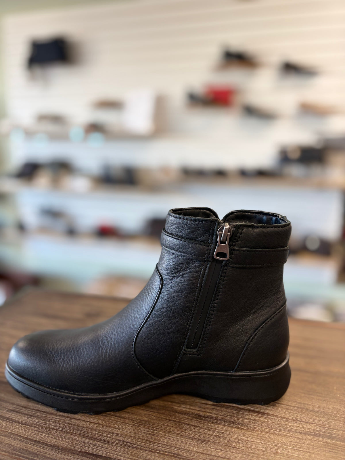 Vionic Women's Redding Ankle Boot - Wide Width