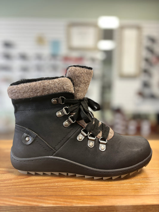 Wanderlust Mia Low Side Zip Boot in Black - Medium Width