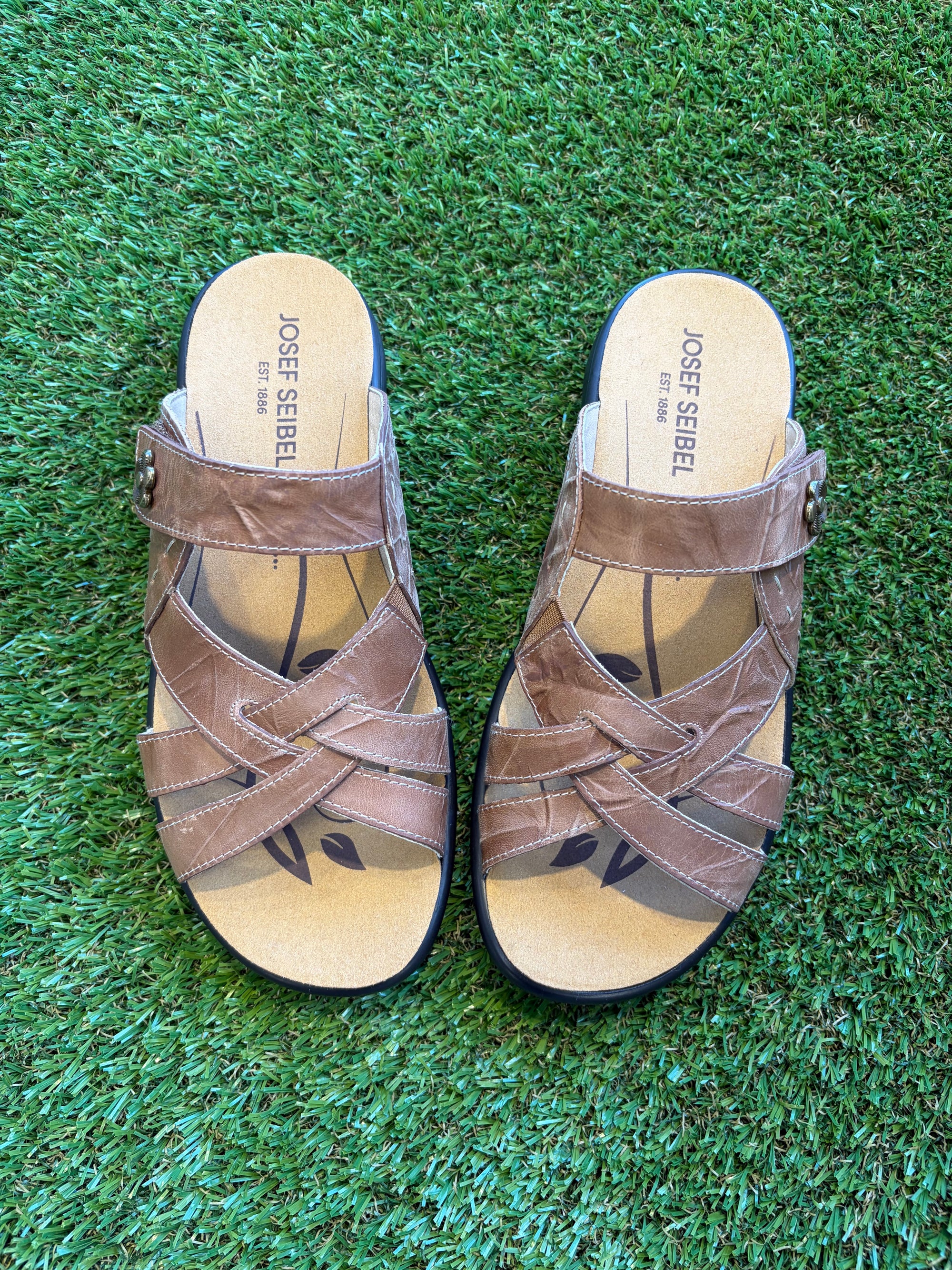 Josef Seibel Women's Women's Ibiza 99 in Camel