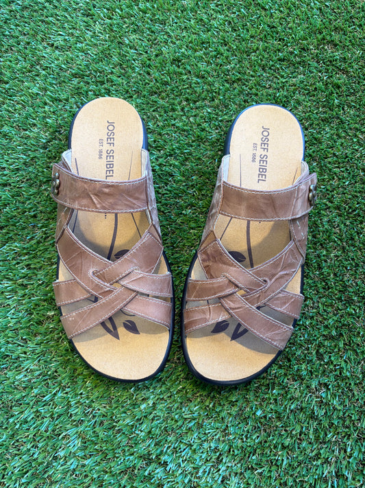 Josef Seibel Women's Women's Ibiza 99 in Camel