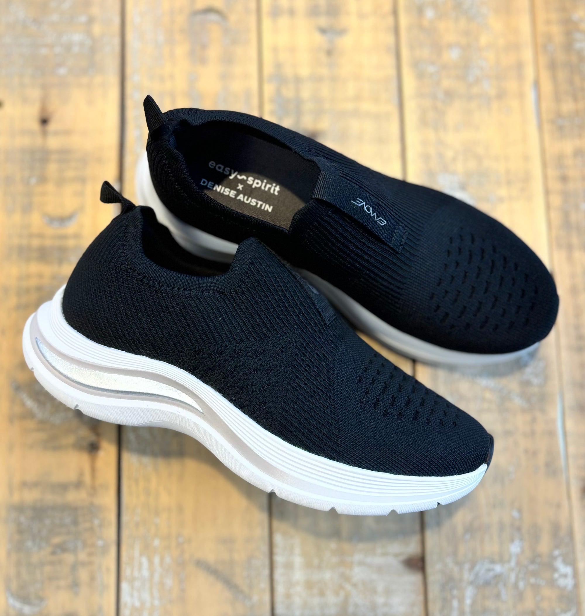 Easy Spirit EasyWalk 2 in Black - Wide Width *FINAL SALE*