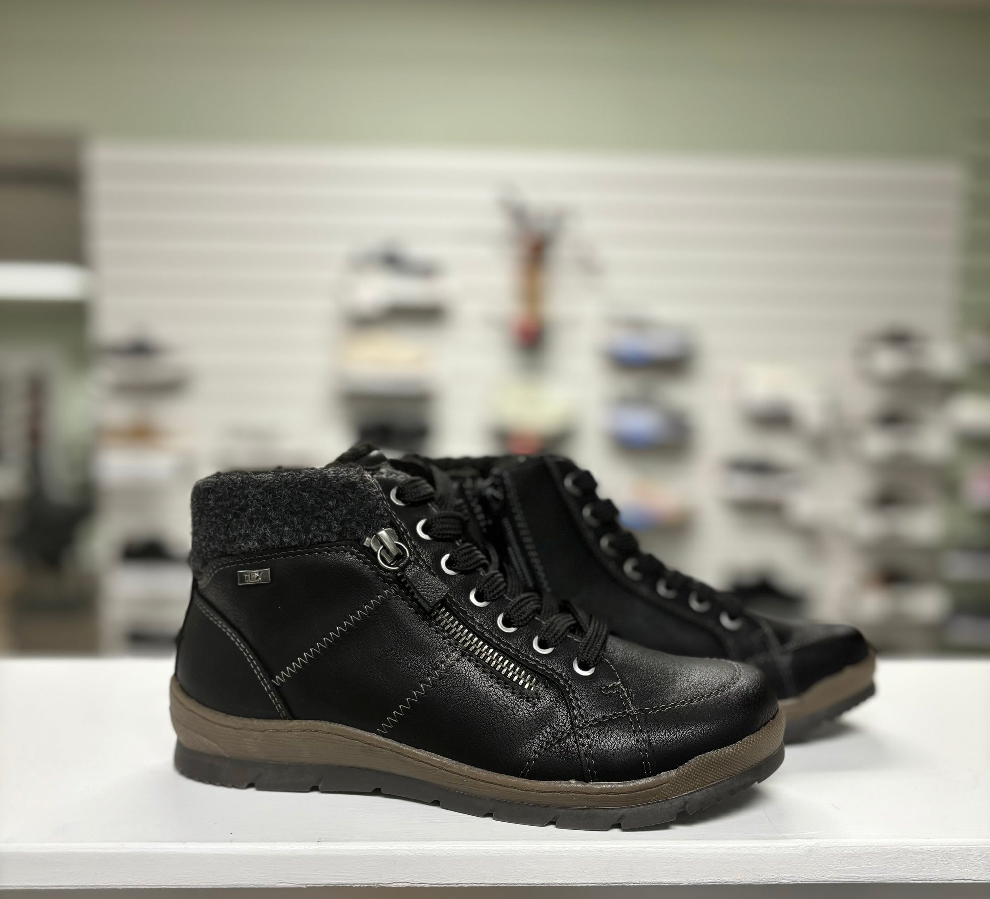 TAXI Women's Arianna01-T Black TEX Water Resistant