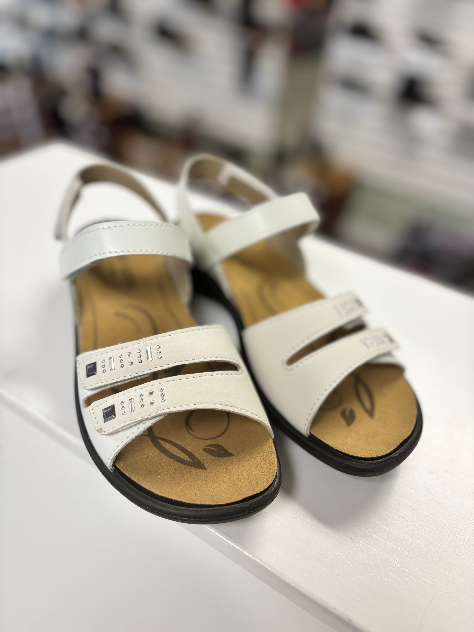 Josef Seibel Ibiza 86 in White