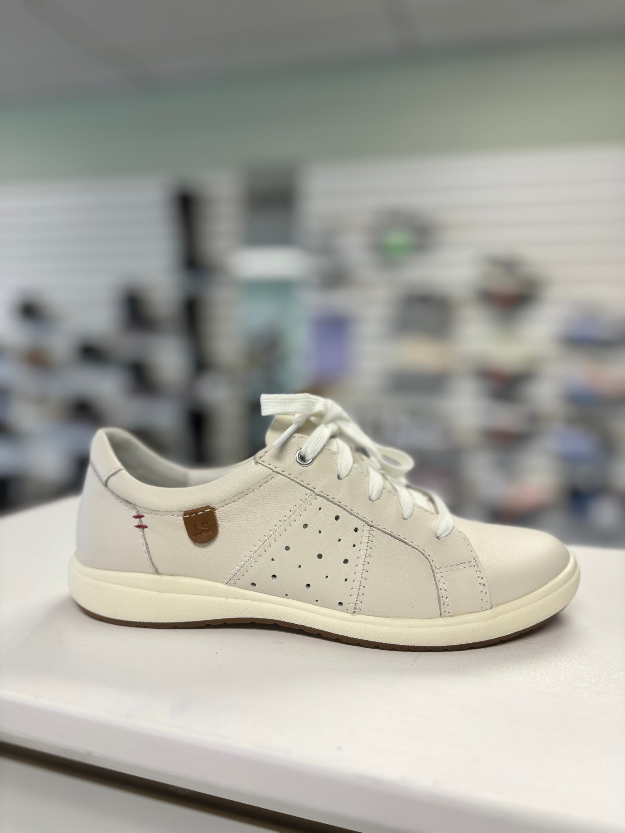 Josef Seibel Women's Caren 01 in White Leather
