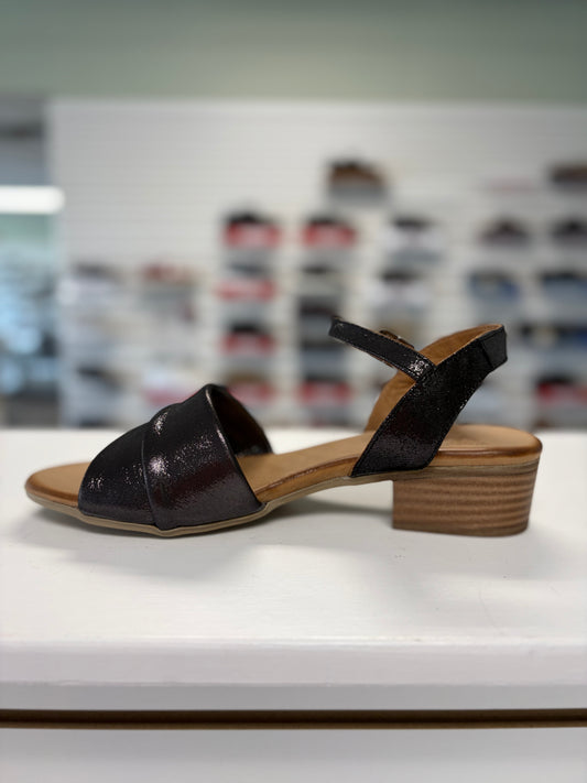 Wonder Walk Mel Black Leather