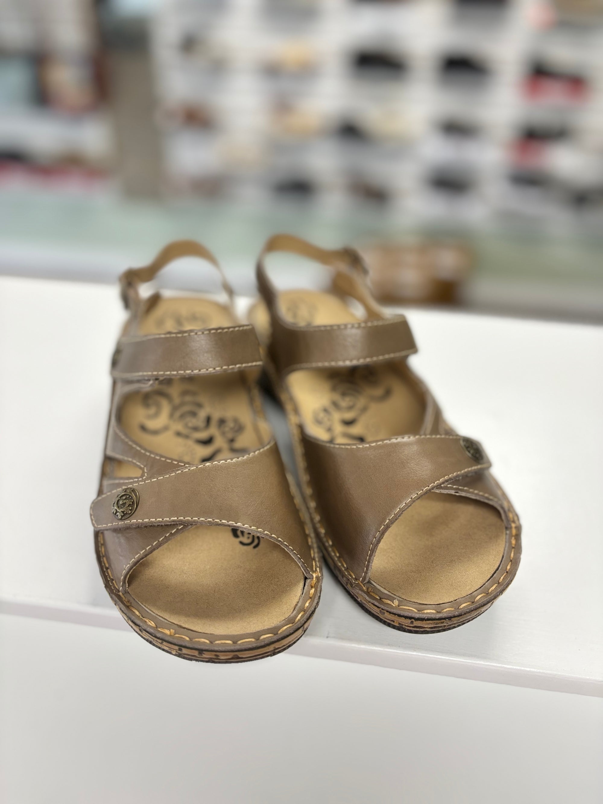Propet Women's Jocelyn  in Khaki  *WIDE* *LAST PAIR SIZE 6*