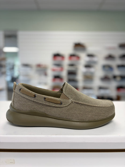 Propet Men's Viasol in Tan  *WIDE / 3E*