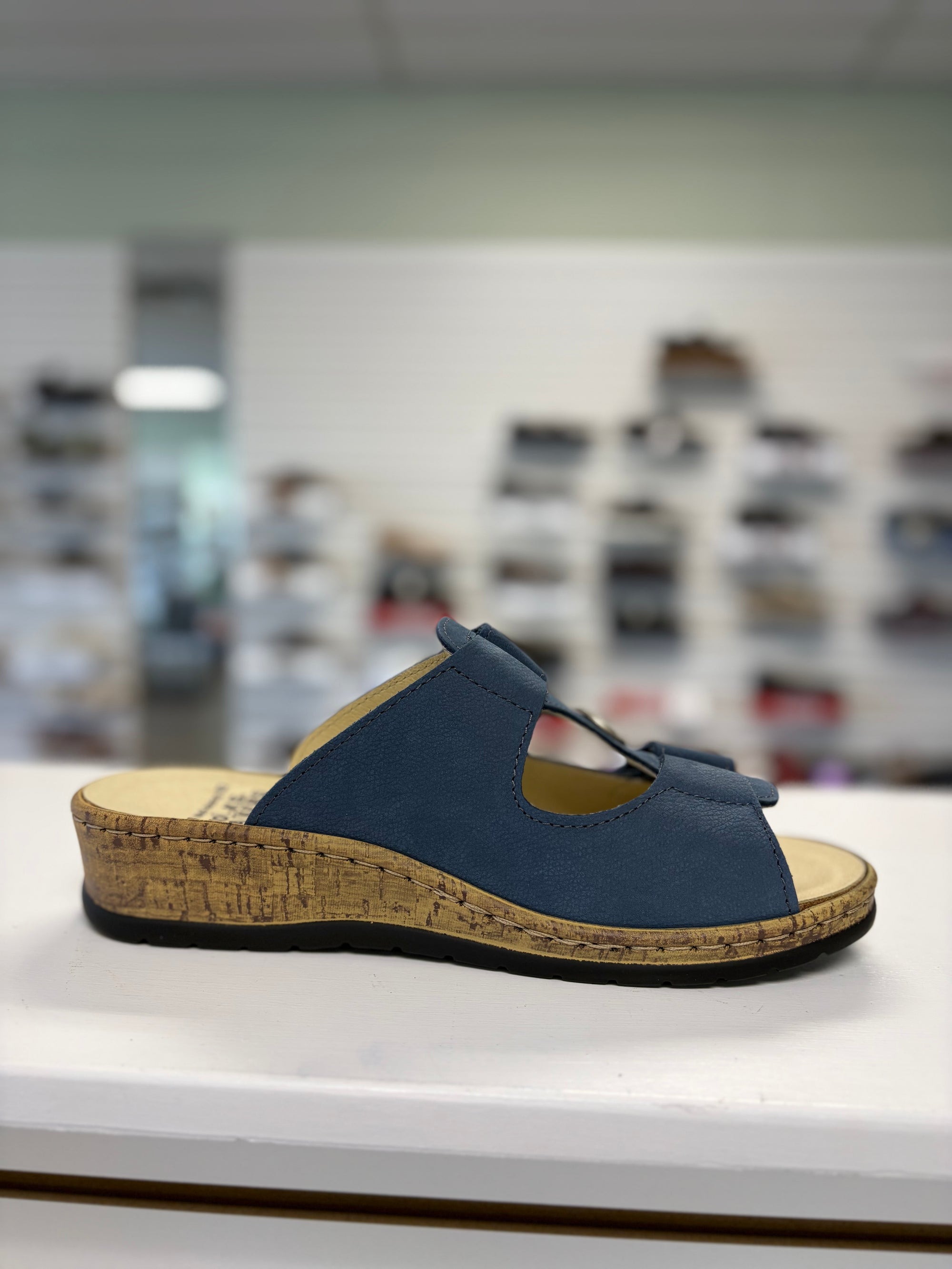 Volks Walkers 43218 in Blue (N324A)