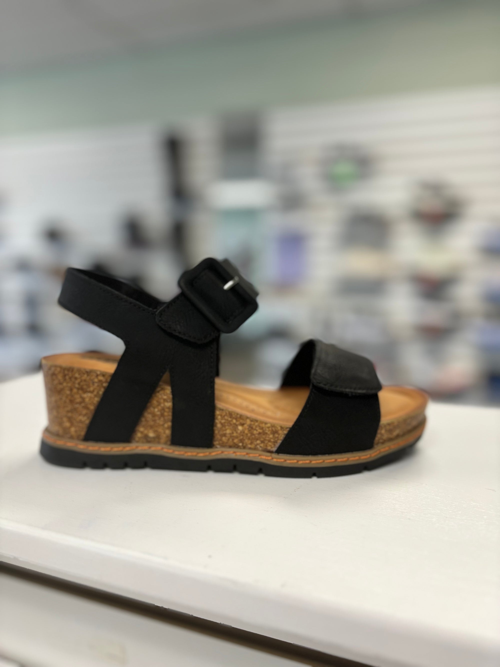 Romika Berti 04 in Black Nubuck