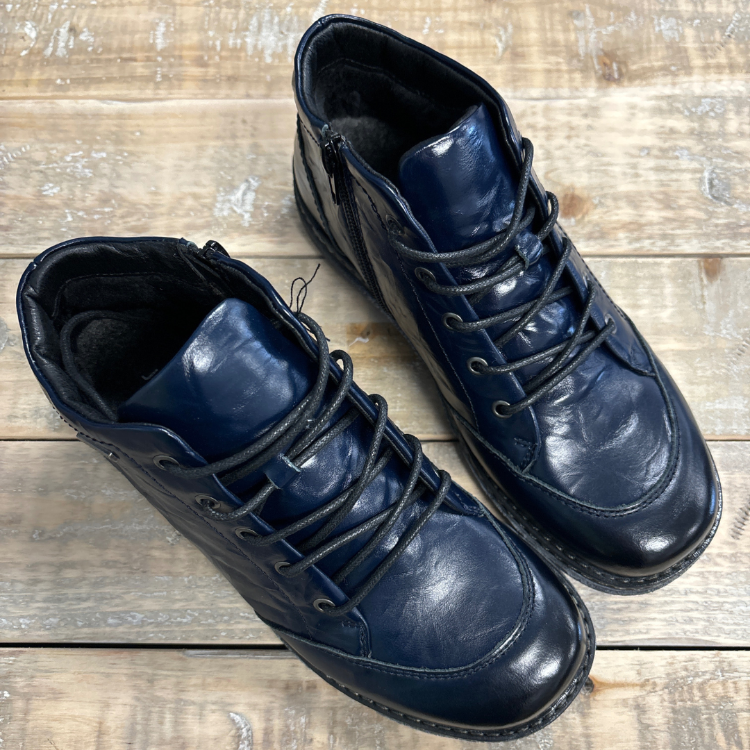 Josef Seibel Priscilla 01 in Navy Leather - Waterproof