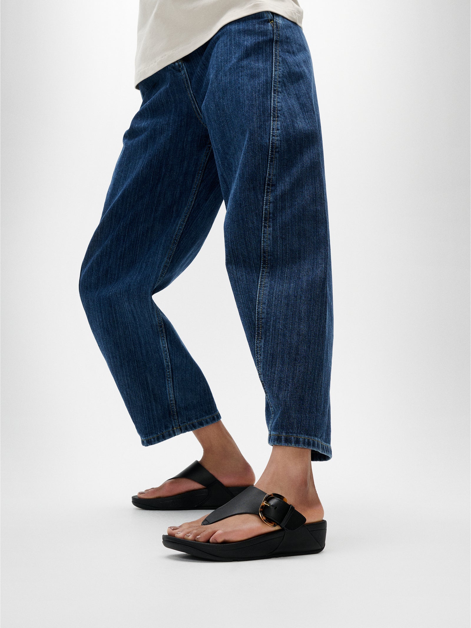 Fit Flop LULU with Buckle in All Black