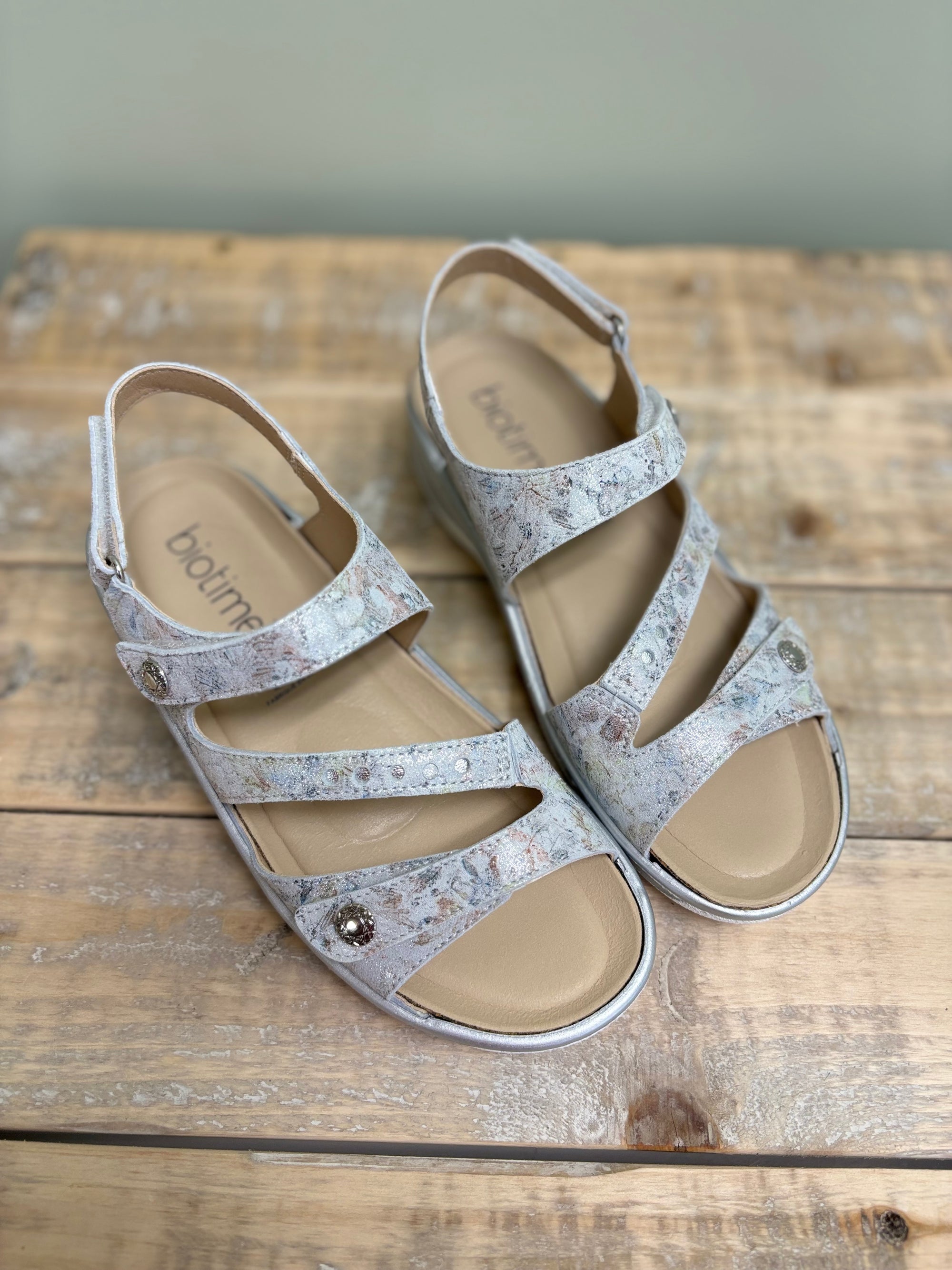 Biotime Women's Finley in White Leather