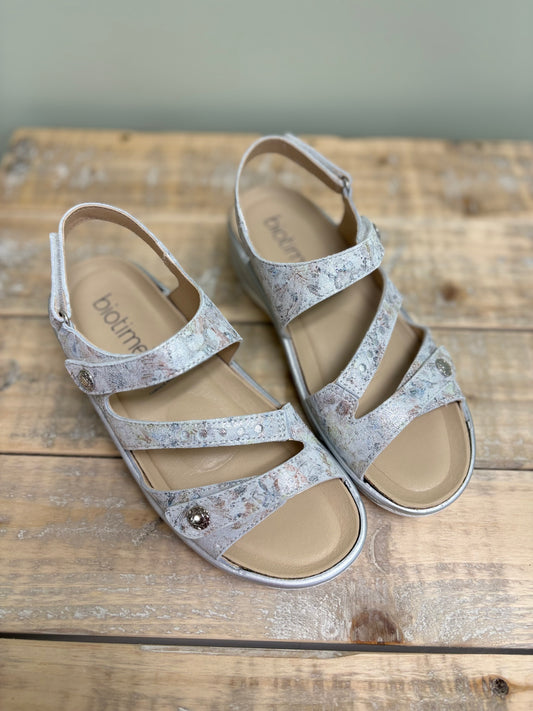 Biotime Women's Finley in White Leather